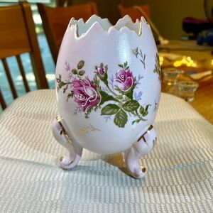 Napcoware porcelain floral cracked egg vase